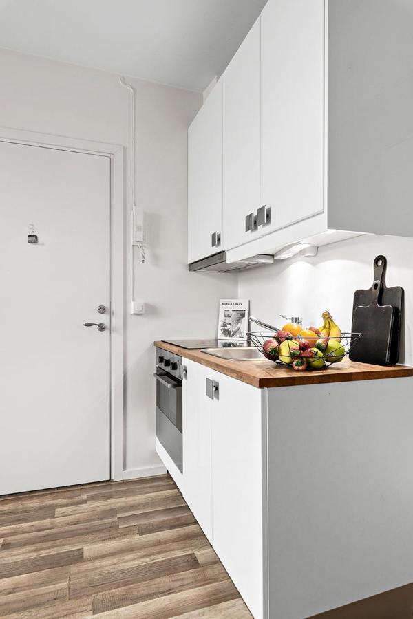 Small, Central And Quiet Studio Apartment In Ålesund Buitenkant foto